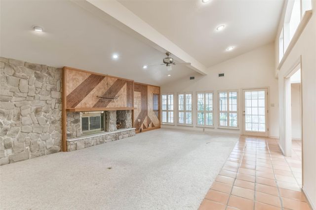 1 Cadena Court, Galveston, TX 77554