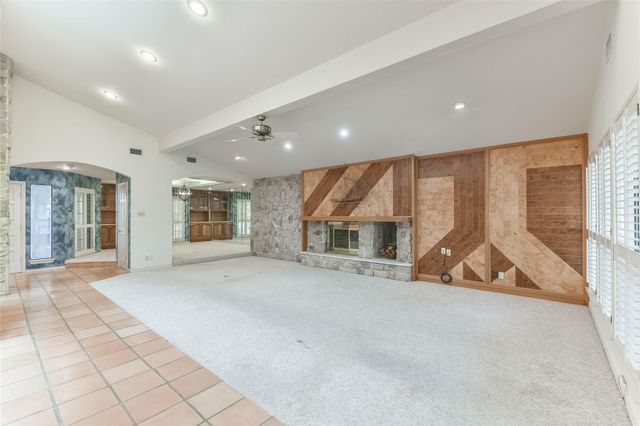 1 Cadena Court, Galveston, TX 77554