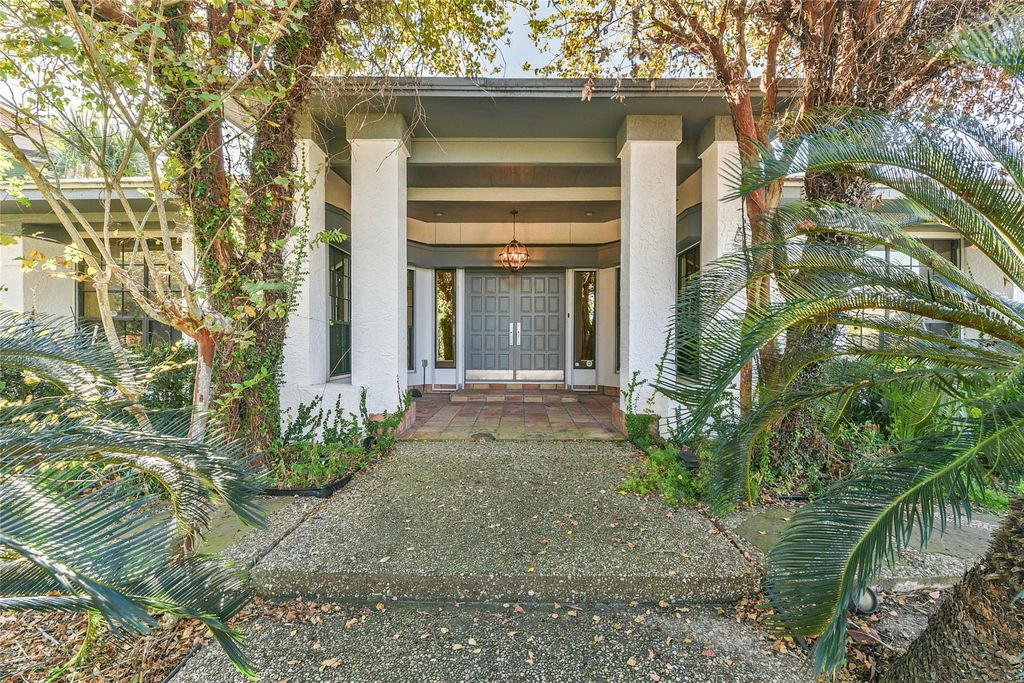 1 Cadena Court, Galveston, TX 77554