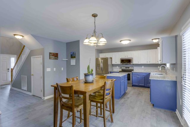 2012 Trenton Dr, Spring Hill, TN 37174