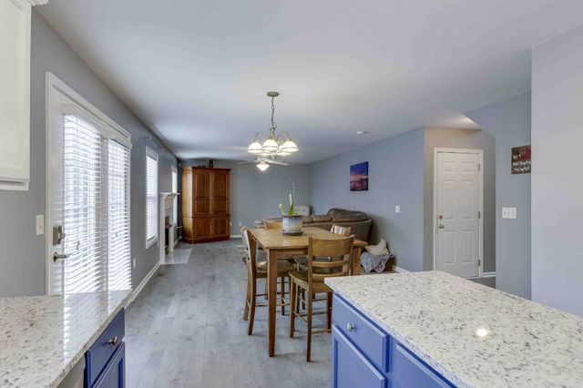 2012 Trenton Dr, Spring Hill, TN 37174