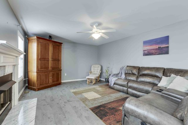 2012 Trenton Dr, Spring Hill, TN 37174