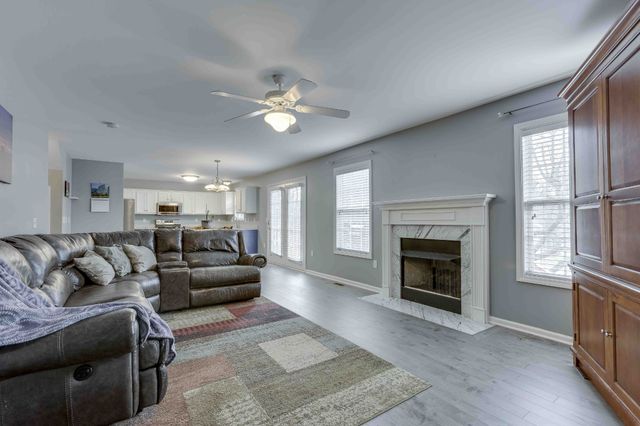 2012 Trenton Dr, Spring Hill, TN 37174