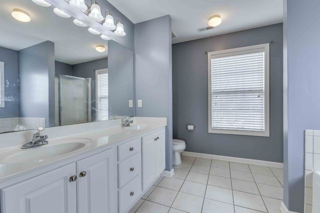 2012 Trenton Dr, Spring Hill, TN 37174