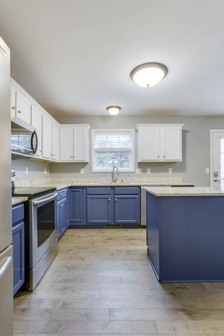 2012 Trenton Dr, Spring Hill, TN 37174