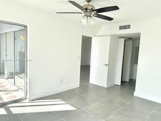 7980 N French Dr 3-404, Pembroke Pines, FL 33024