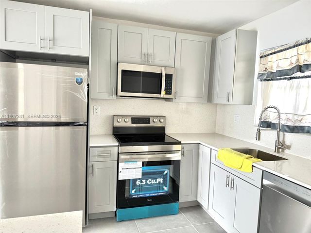 7980 N French Dr 3-404, Pembroke Pines, FL 33024