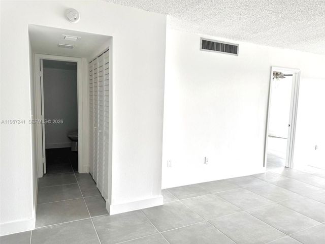 7980 N French Dr 3-404, Pembroke Pines, FL 33024