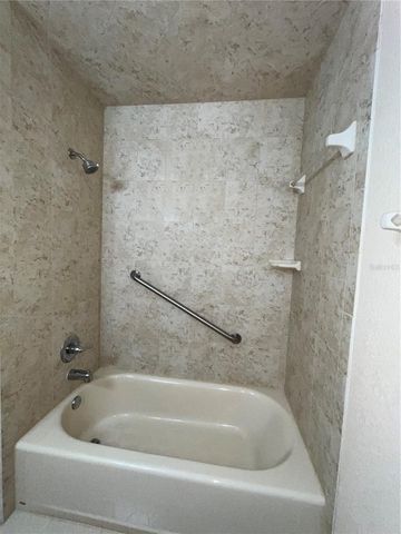 1052 MEDINAH DRIVE, Winter Haven, FL 33884