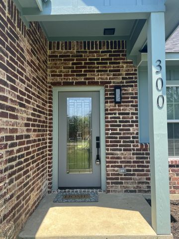 300 Austin Street, Alvarado, TX 76009