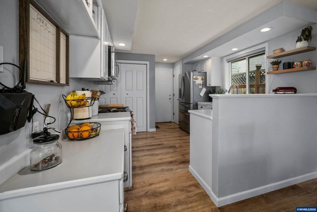 1545 SW Hilary St, Mcminnville, OR 97128
