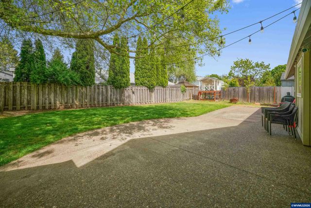 1545 SW Hilary St, Mcminnville, OR 97128