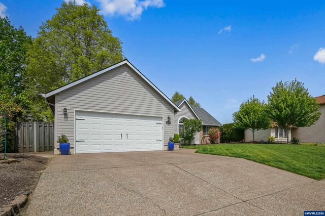 1545 SW Hilary St, Mcminnville, OR 97128