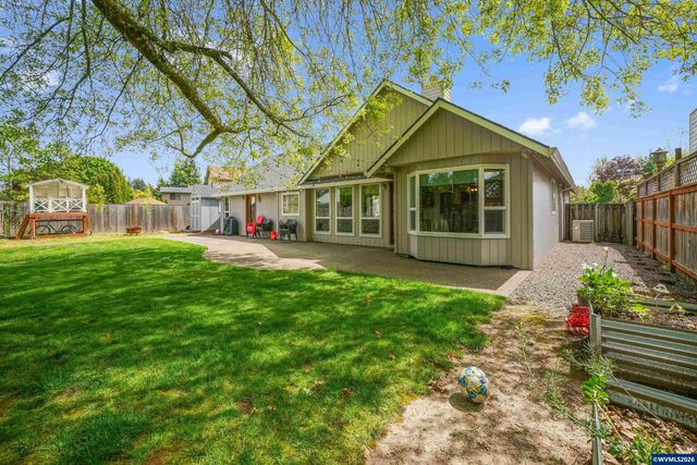 1545 SW Hilary St, Mcminnville, OR 97128