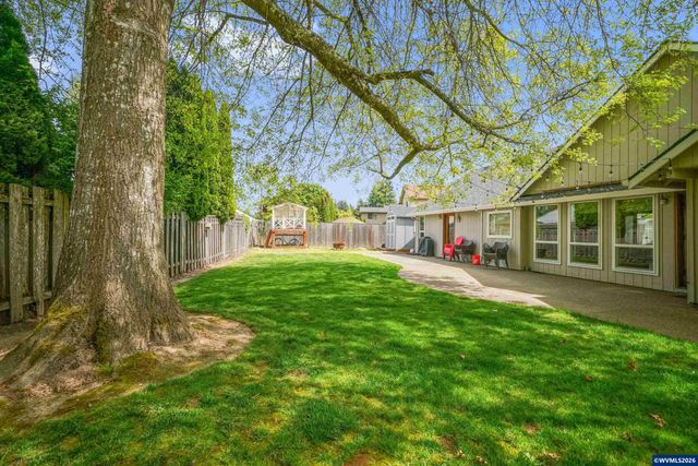 1545 SW Hilary St, Mcminnville, OR 97128