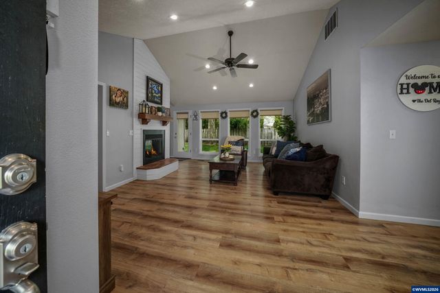 1545 SW Hilary St, Mcminnville, OR 97128