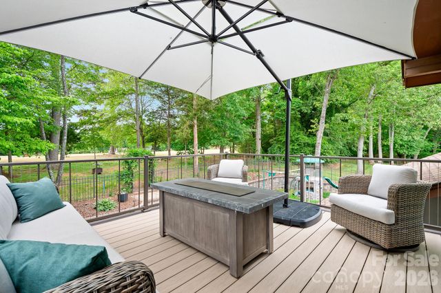 3469 Lake Shore Road S, Denver, NC 28037