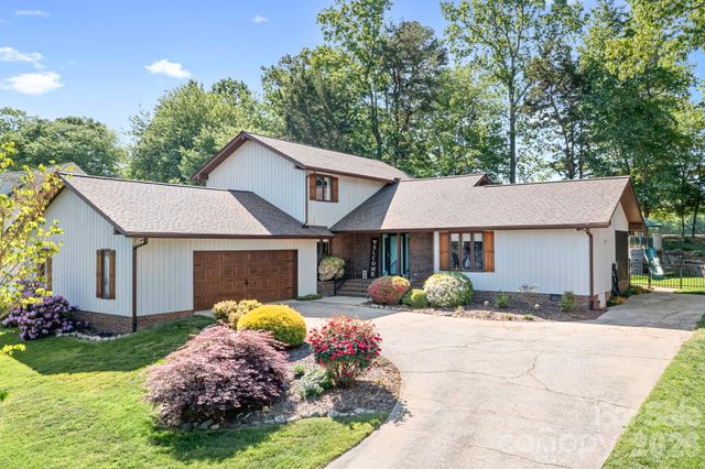 3469 Lake Shore Road S, Denver, NC 28037
