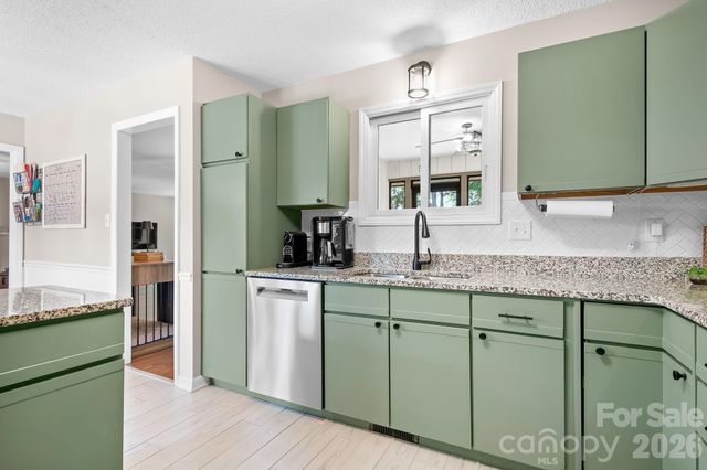 3469 Lake Shore Road S, Denver, NC 28037