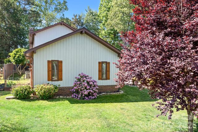 3469 Lake Shore Road S, Denver, NC 28037