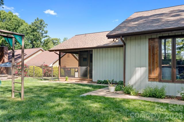 3469 Lake Shore Road S, Denver, NC 28037