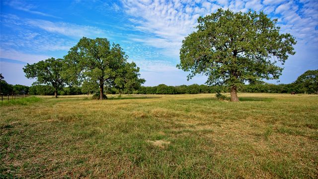 5775 Old Vashti Road, Bowie, TX 76230