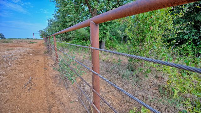 5775 Old Vashti Road, Bowie, TX 76230