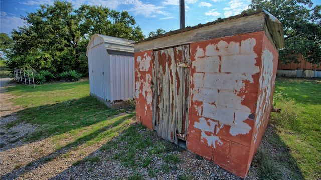 5775 Old Vashti Road, Bowie, TX 76230