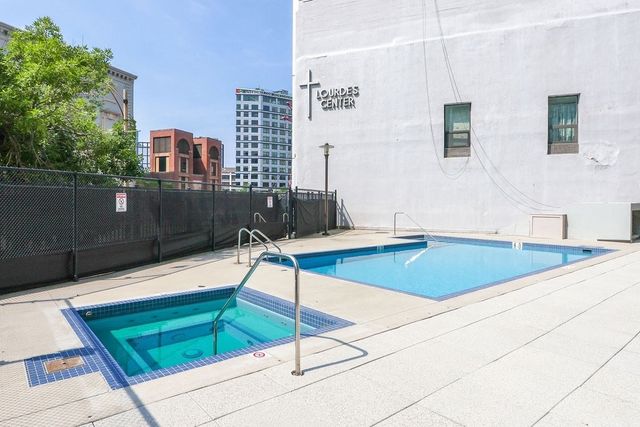 566 Commonwealth 1207, Boston, MA 02215