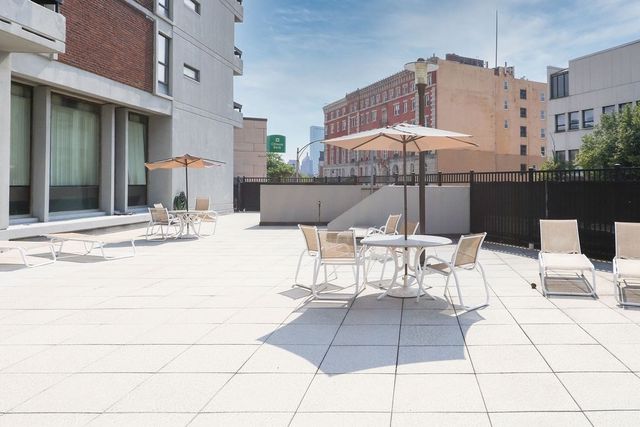 566 Commonwealth 1207, Boston, MA 02215