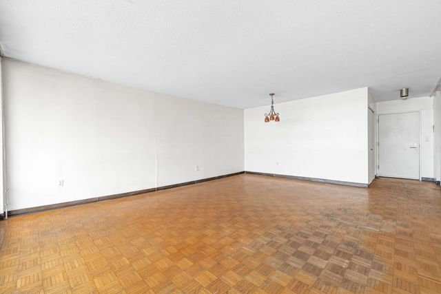 566 Commonwealth 1207, Boston, MA 02215