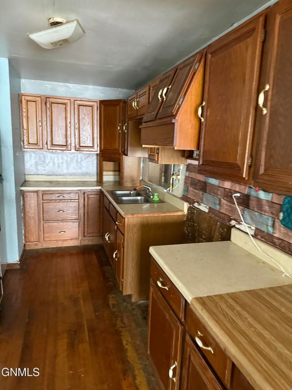 904 Washington Avenue, Hebron, ND 58638 photo 2