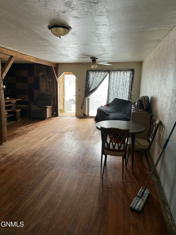 904 Washington Avenue, Hebron, ND 58638 photo 5