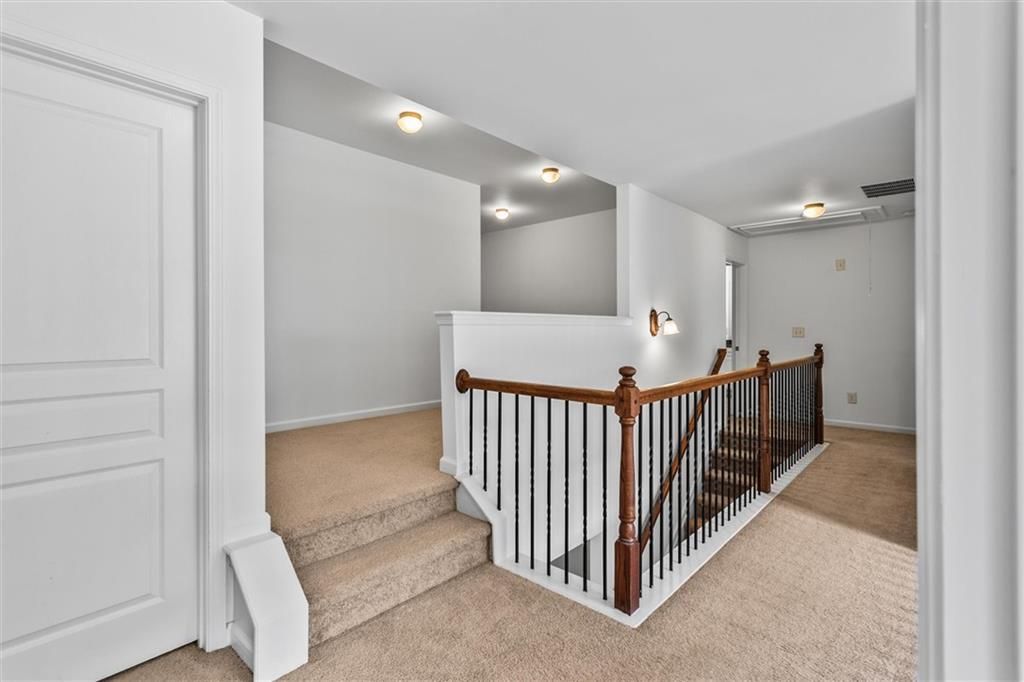 Image 25 of property listing at 6175 Beaver Crossing Drive, Cumming, GA 30040