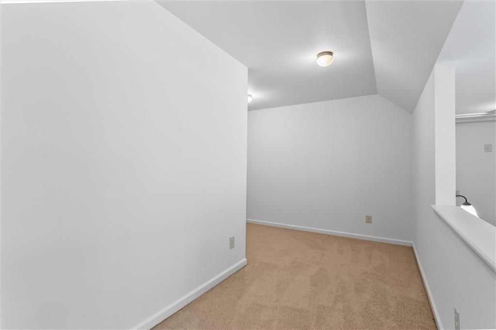 Image 29 of property listing at 6175 Beaver Crossing Drive, Cumming, GA 30040