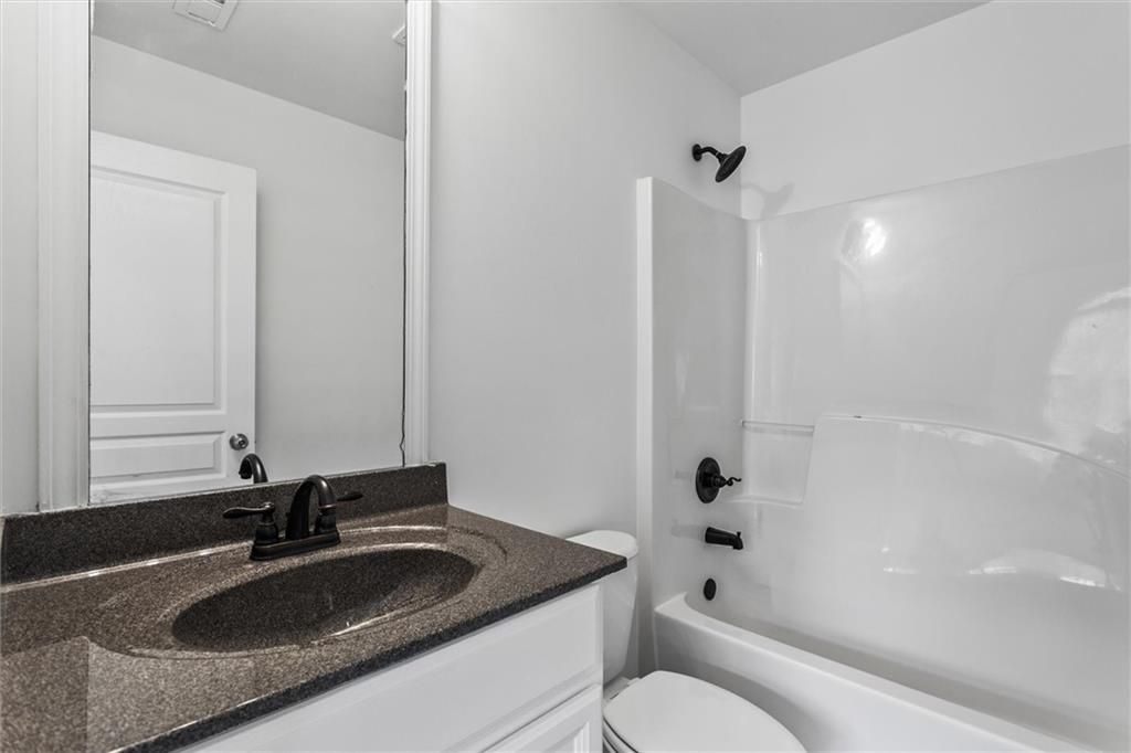 Image 32 of property listing at 6175 Beaver Crossing Drive, Cumming, GA 30040