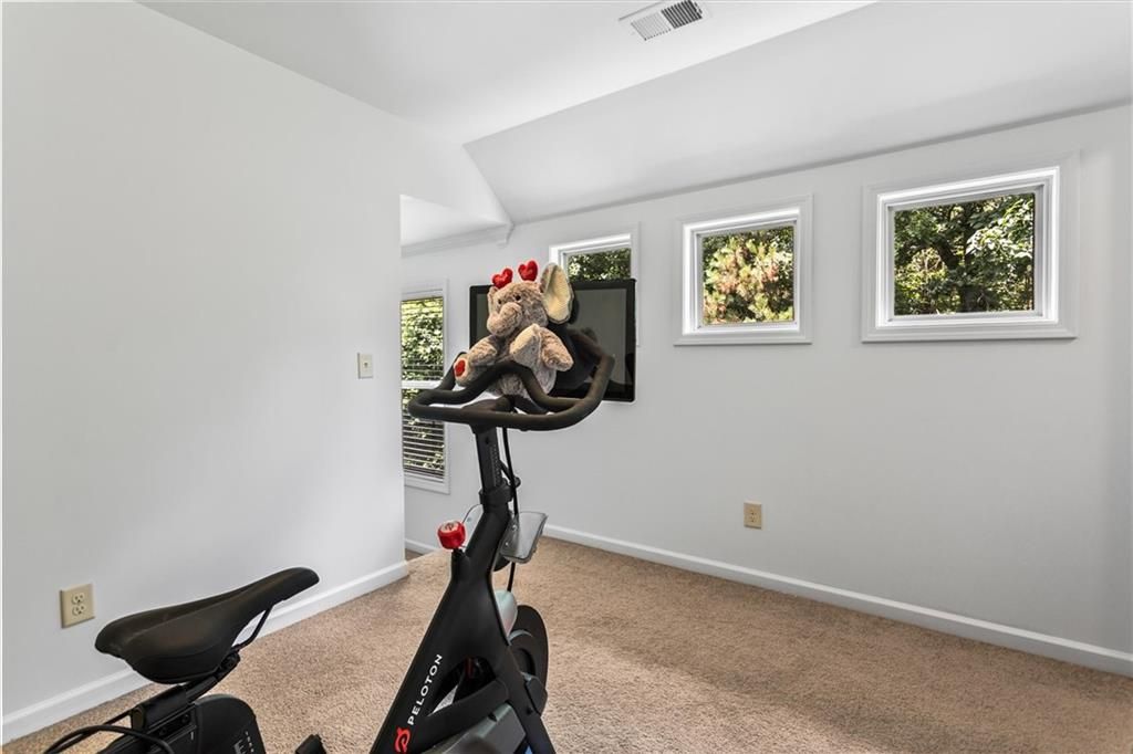 Image 36 of property listing at 6175 Beaver Crossing Drive, Cumming, GA 30040