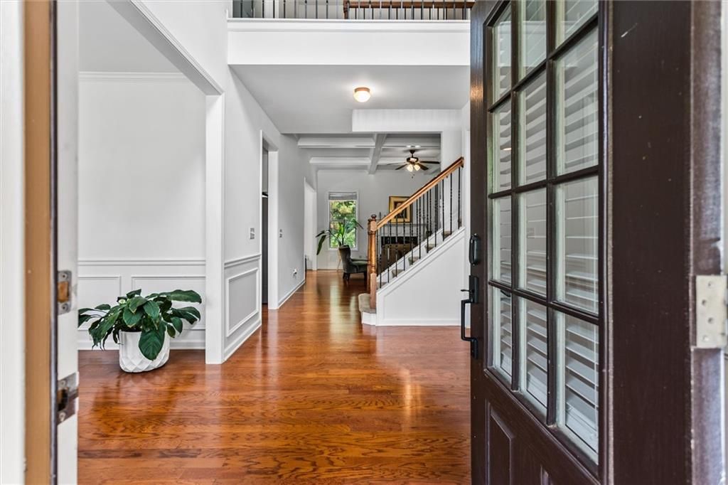 Image 6 of property listing at 6175 Beaver Crossing Drive, Cumming, GA 30040