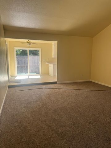 8517-8521 Portola Ct, Stockton, CA 95209