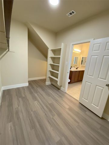 8600 Wood Stork DR 373, Austin, TX 78729