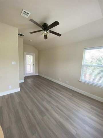 8600 Wood Stork DR 373, Austin, TX 78729