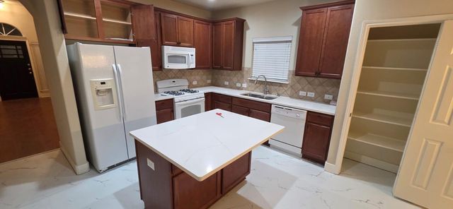 8600 Wood Stork DR 373, Austin, TX 78729