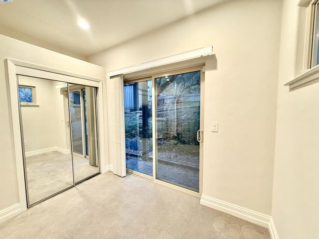 4400 Saint Andrews Rd, Oakland, CA 94605