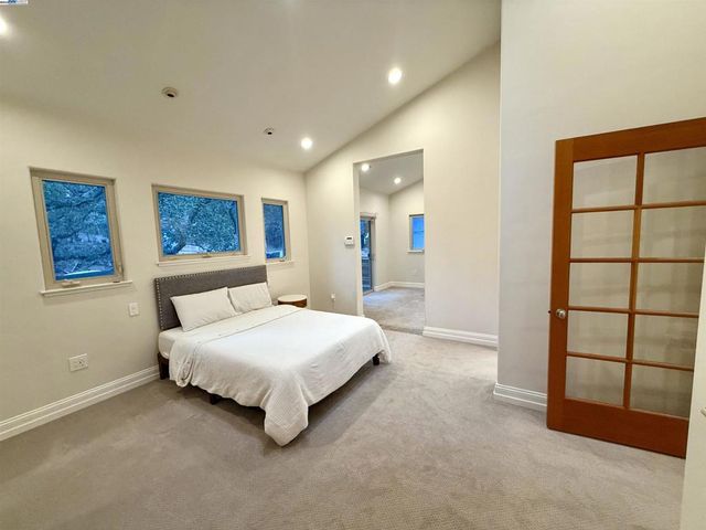 4400 Saint Andrews Rd, Oakland, CA 94605