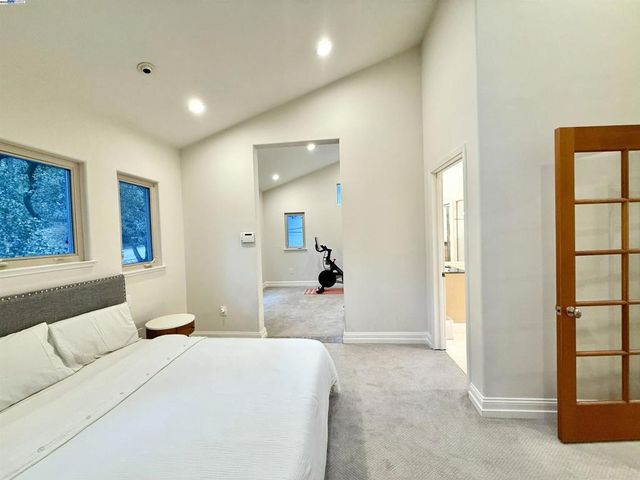 4400 Saint Andrews Rd, Oakland, CA 94605