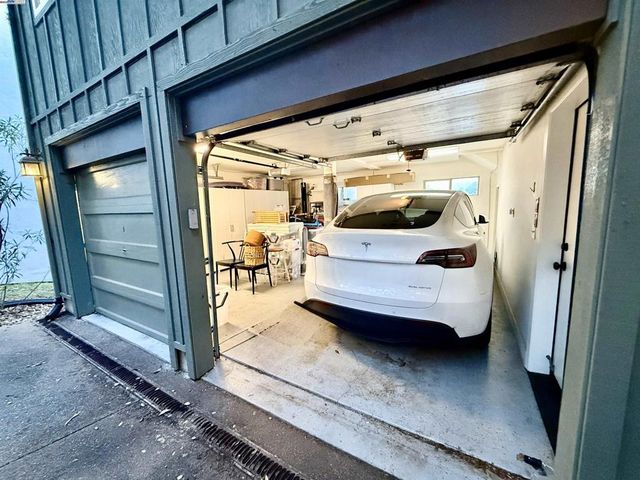 4400 Saint Andrews Rd, Oakland, CA 94605