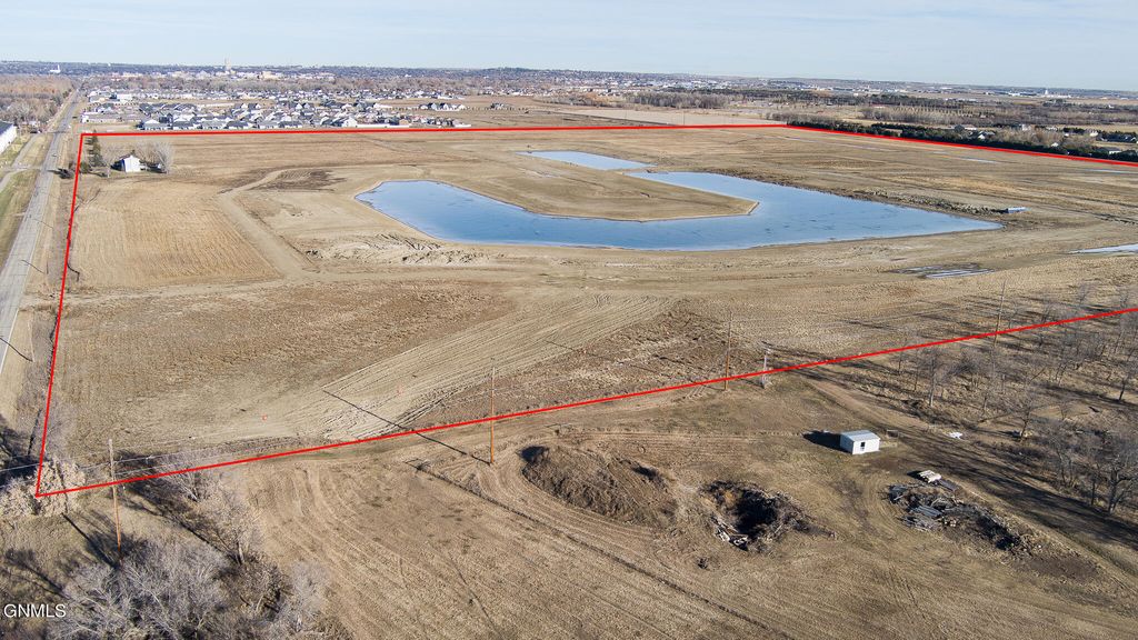 2 Paradise Drive, Bismarck, ND 58504 photo 4