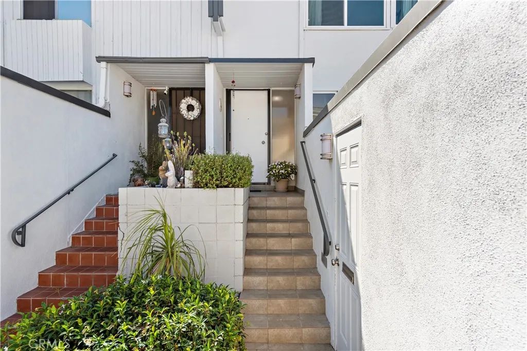 456 Orion Way, Newport Beach, CA 92663