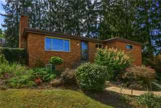 120 Pleasantview Dr, Peters Twp, PA 15317