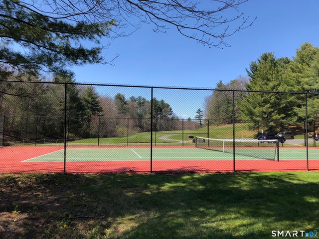 10 Cottonwood Drive 10, Avon, CT 06001